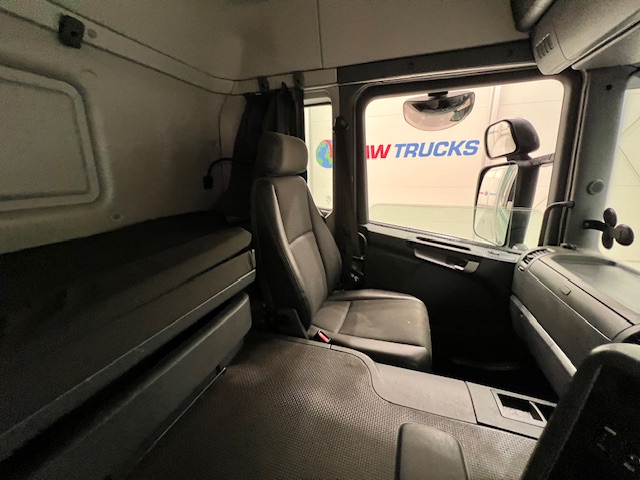 Scania P250 4×2 Sleeper Cab Box Van
