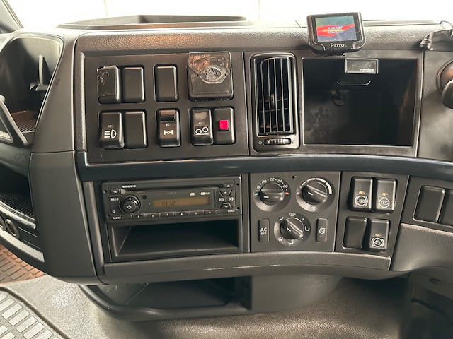 Volvo FH 460 6×2 Midlift Tractor Unit PTO