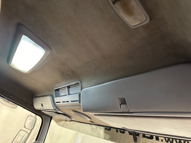 Hino 700 3241 8×4 Sleeper Cab Steel Tipper Grab