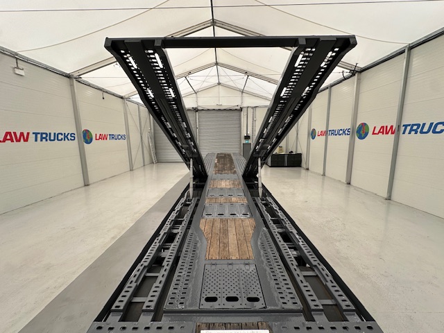SDC Tri Axle Kicker Vehicle Carrier Lowloader