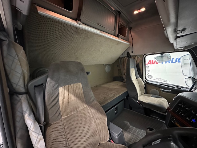 Volvo FH 520 6×2 Sleeper Cab Tractor Unit Manual