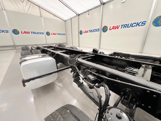 Scania G360 8×2 Sleeper Chassis Cab