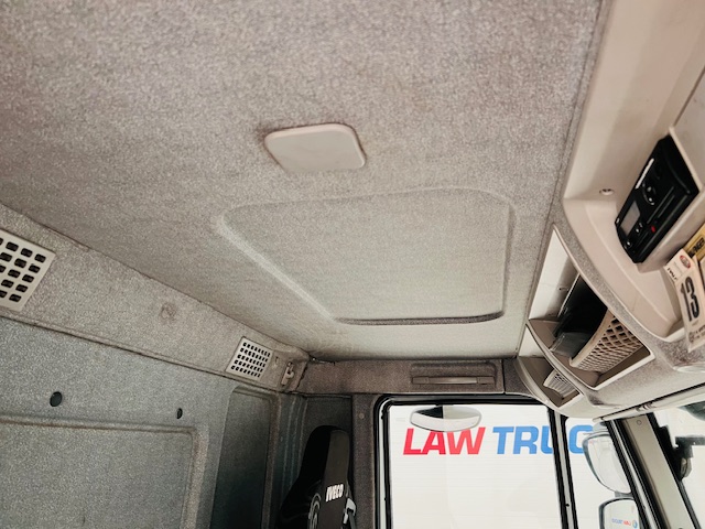 Iveco Stralis 310 Euro 6 6×2 Flatbed Brick Grab