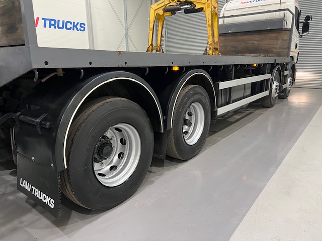 Scania R420 8×2 Rear Lift Brick Grab Drawbar