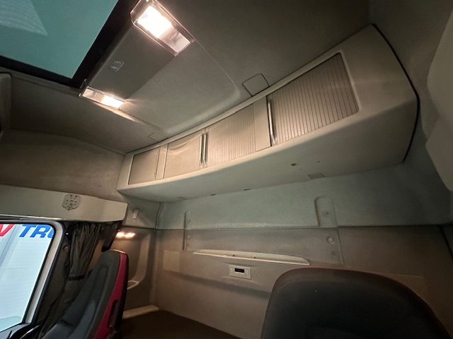 Volvo FH 500 6×2 Midlift Tractor Unit