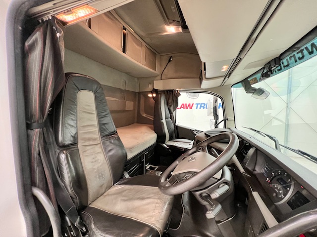 Volvo FH 500 6×2 Midlift Tractor Unit