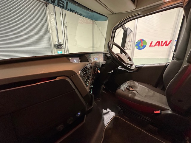 Volvo FH 500 6×2 Midlift Tractor Unit PTO