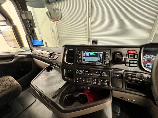 Scania S450 6×2 Midlift Highline Tractor Unit