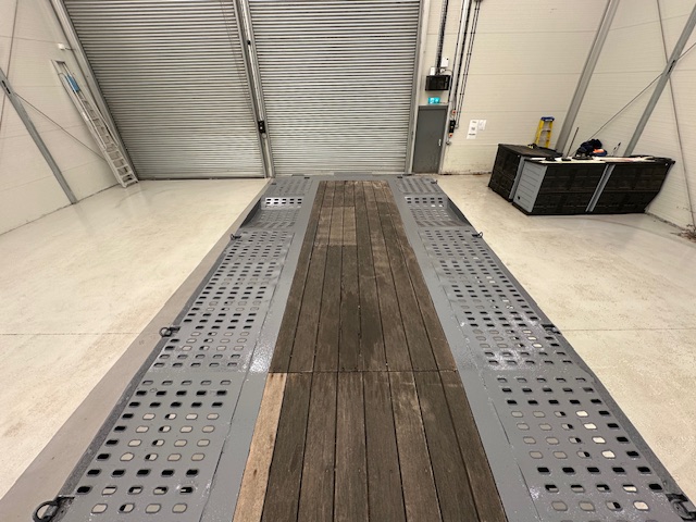 SDC Tri Axle Kicker Vehicle Carrier Lowloader