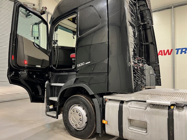 Volvo FH 500 6×2 Midlift Tractor Unit