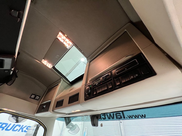 Volvo FH 500 6×2 Sleeper Cab Midlift Tractor Unit