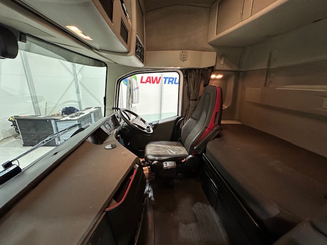 Volvo FH 500 6×2 Midlift Tractor Unit