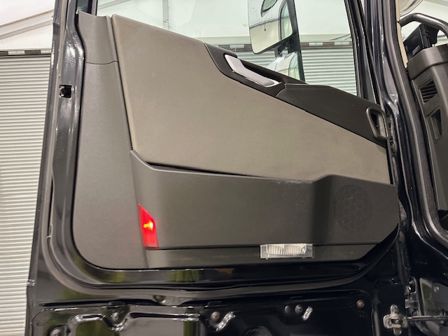 Volvo FH 500 6×2 Midlift Tractor Unit