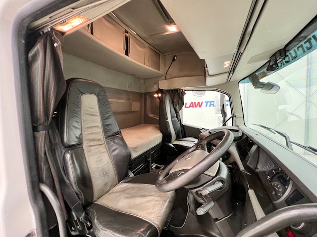 Volvo FH 500 6×2 Midlift Tractor Unit