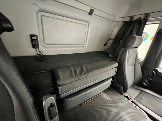 Scania P250 4×2 Sleeper Cab Box Van