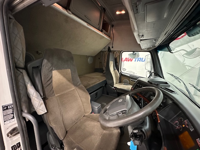 Volvo FH 520 6×2 Sleeper Cab Tractor Unit Manual