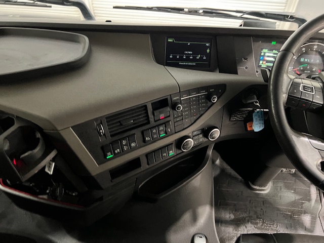 Volvo FH 500 6×2 Midlift Tractor Unit