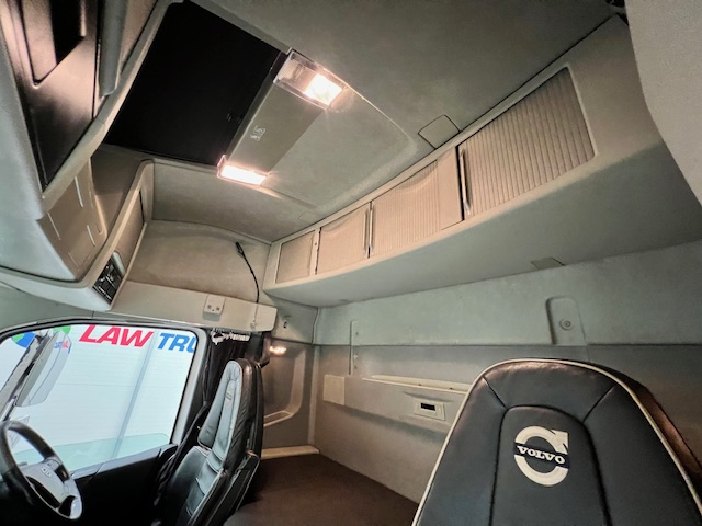 Volvo FH 500 6×2 Midlift Tractor Unit