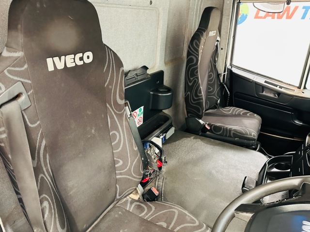 Iveco Stralis 310 6×2 Dropside Brick Grab
