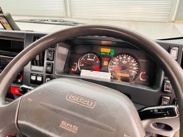 Isuzu N75 190 Day Cab Dropside