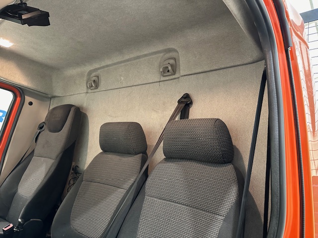 DAF LF 220 Day Cab Dropside Brick Grab