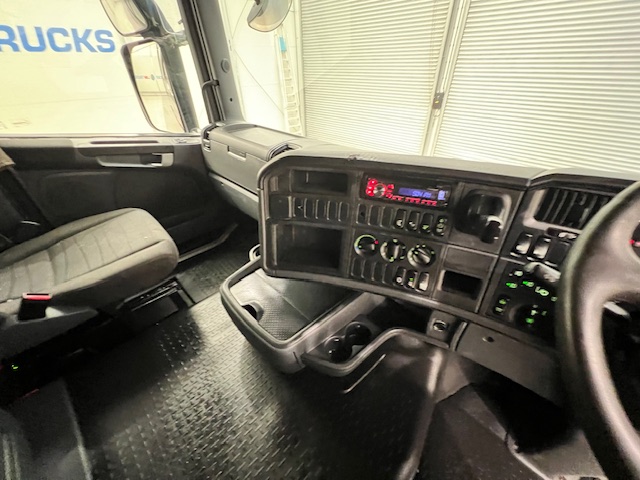 Scania R450 6×2 Rear Lift Highline Tractor Unit PTO