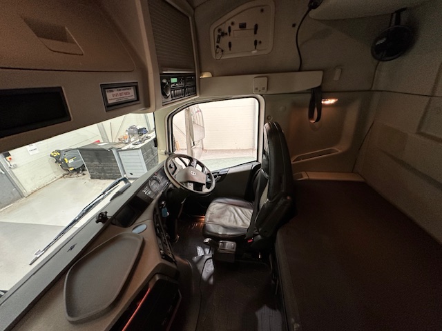 Volvo FH 500 6×2 Midlift Tractor Unit