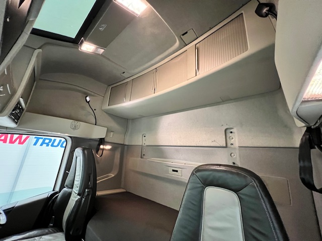 Volvo FH 500 6×2 Midlift Tractor Unit