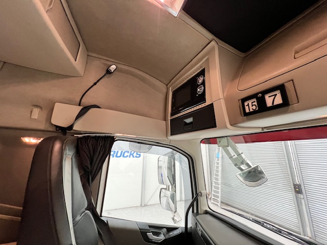 Volvo FH 500 6×2 Midlift Tractor Unit