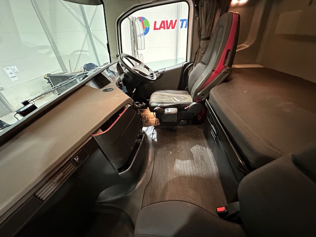 Volvo FH 500 6×2 Midlift Tractor Unit