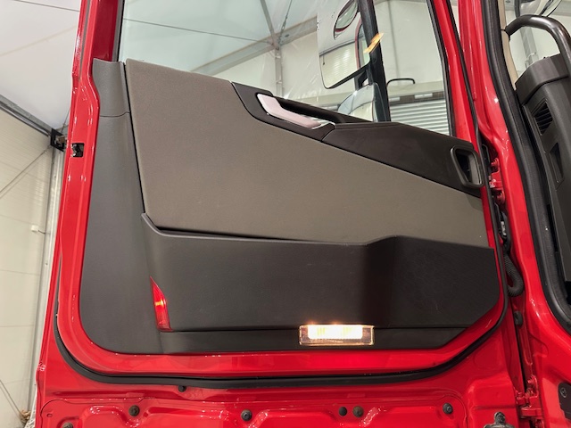 Volvo FH 500 6×2 Sleeper Cab Tractor Unit