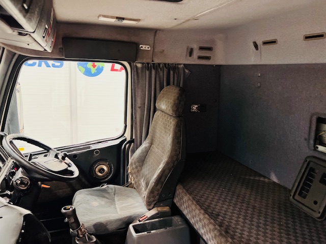 Volvo FH12 420 4×2 Tractor Unit