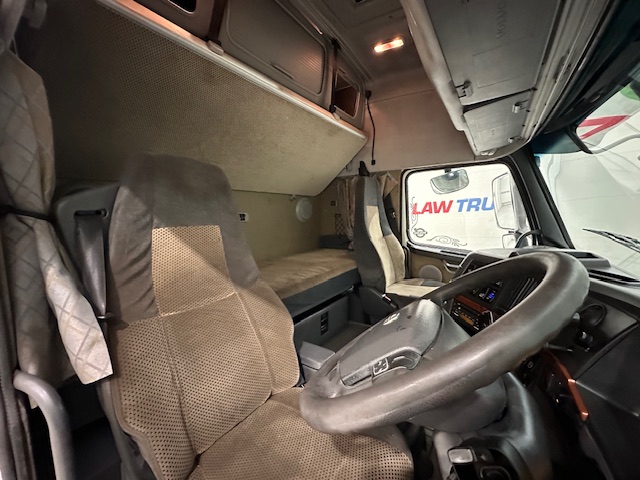 Volvo FH 520 6×2 Sleeper Cab Tractor Unit Manual
