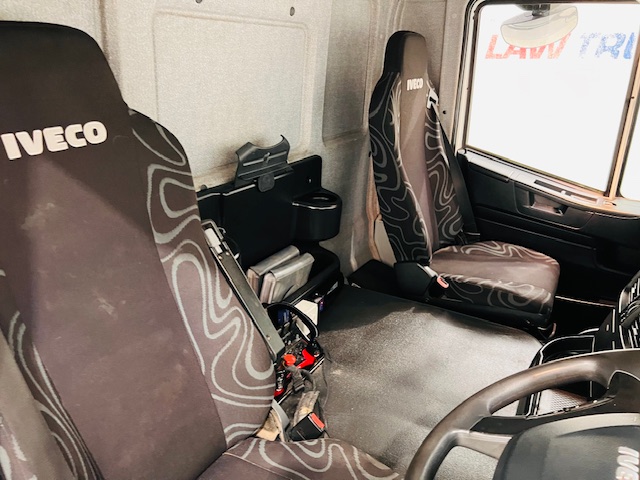 Iveco Stralis 310 Euro 6 6×2 Dropside Brick Grab