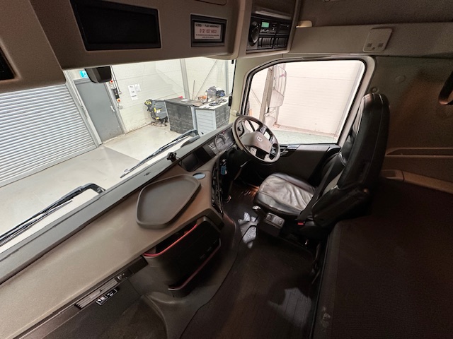 Volvo FH 500 6×2 Midlift Tractor Unit