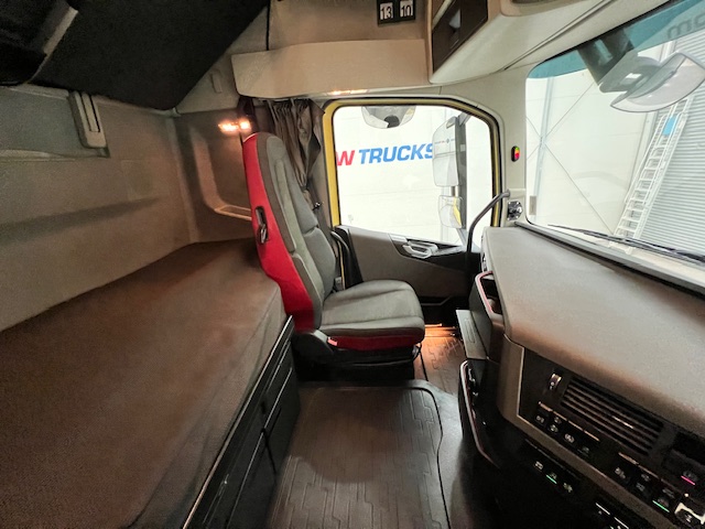 Volvo FH 500 6×2 Sleeper Cab Midlift Tractor Unit