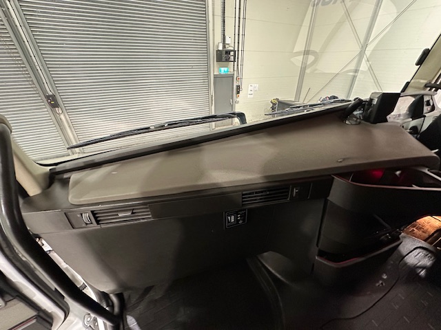 Volvo FH 500 6×2 Midlift Tractor Unit