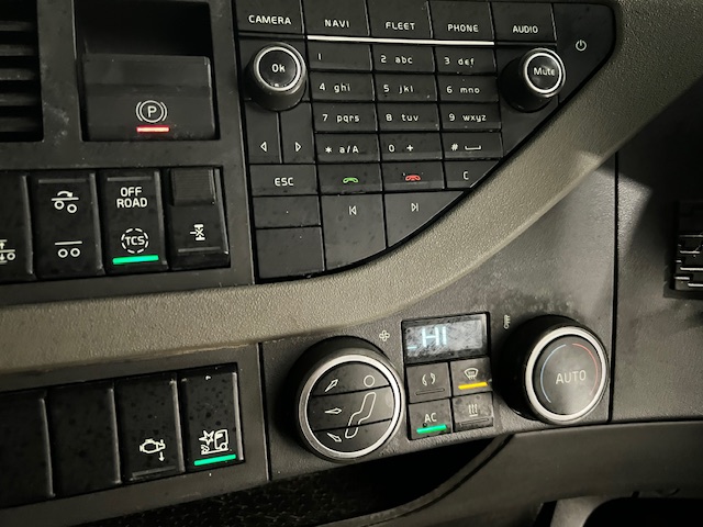 Volvo FH 500 6×2 Midlift Tractor Unit