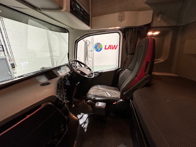 Volvo FH 500 6×2 Midlift Tractor Unit