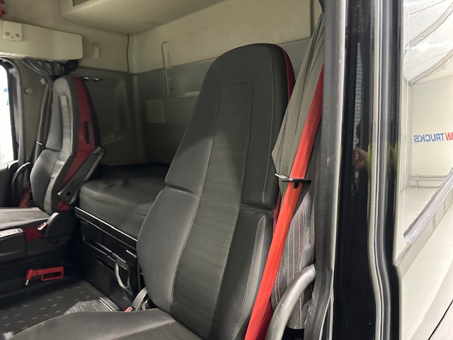 Volvo FH 500 6×2 Midlift Tractor Unit