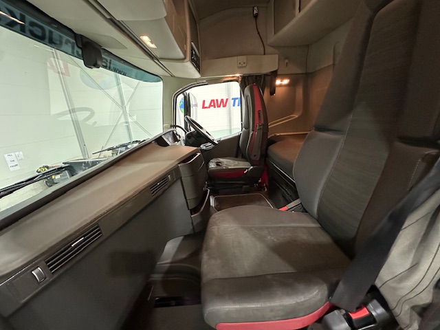 Volvo FH 500 6×2 Midlift Tractor Unit PTO