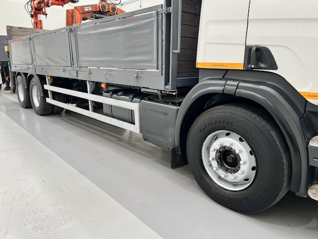 Scania P270 6×2 10 Tyre Flatbed Drawbar Brick Grab
