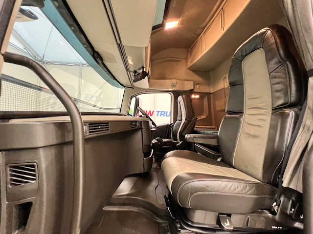 Volvo FH 500 6×2 Sleeper Cab Tractor Unit