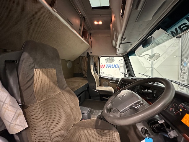 Volvo FH 520 6×2 Sleeper Cab Tractor Unit Manual