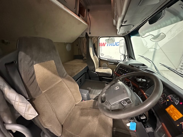 Volvo FH 520 6×2 Sleeper Cab Tractor Unit Manual