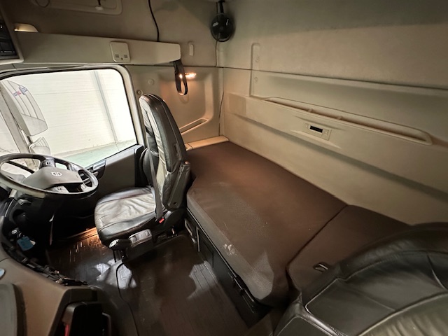 Volvo FH 500 6×2 Midlift Tractor Unit