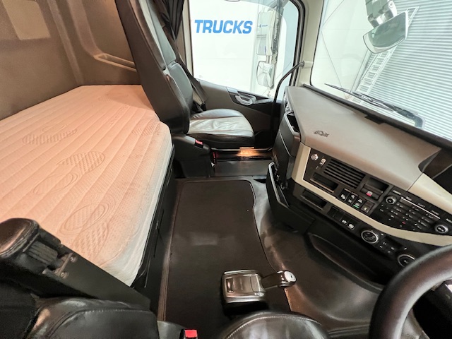 Volvo FH 500 6×2 Midlift Tractor Unit
