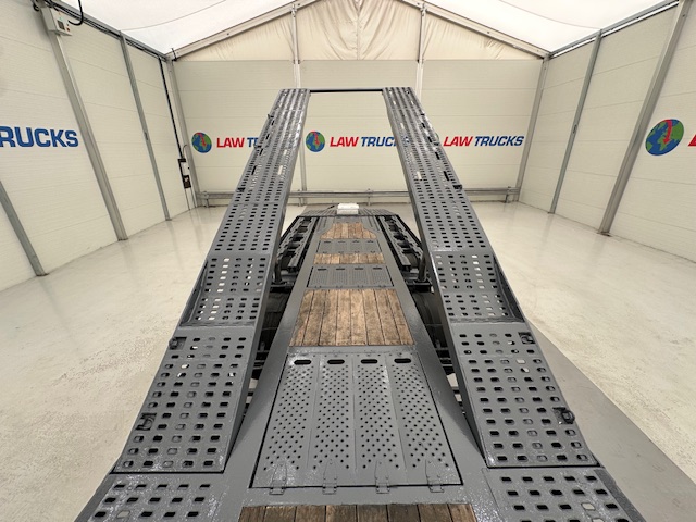 SDC Tri Axle Kicker Vehicle Carrier Lowloader