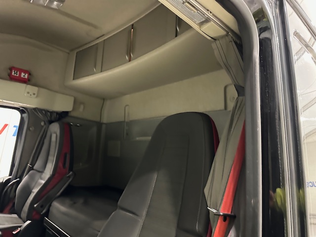 Volvo FH 500 6×2 Midlift Tractor Unit