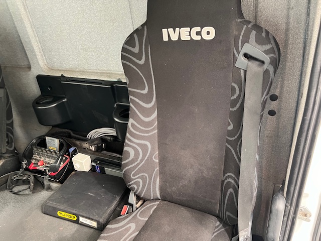 Iveco Stralis 310 6×2 Dropside Brick Grab